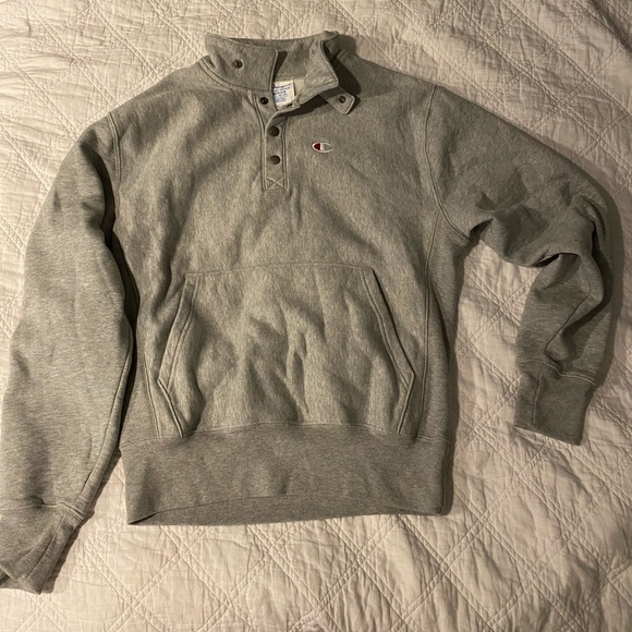 Champion Sweatshirt - Picture 1 of 5